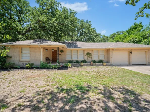 1610 Laurelwood Dr, Denton, TX 76209