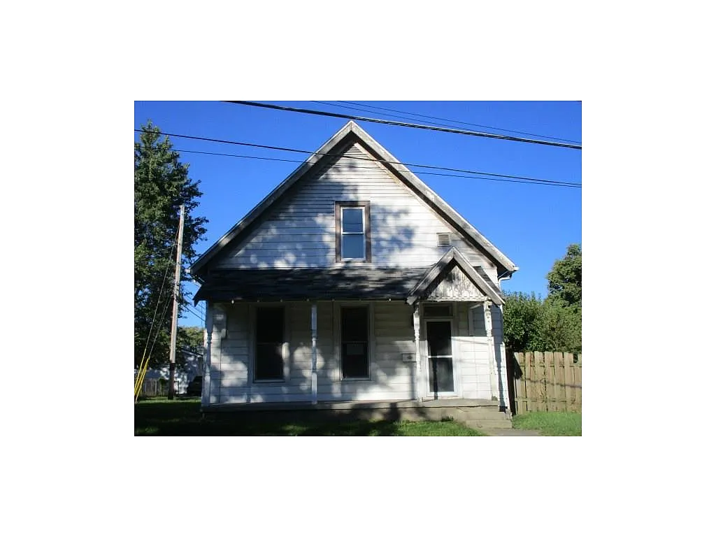 209 Bluff St photo 1