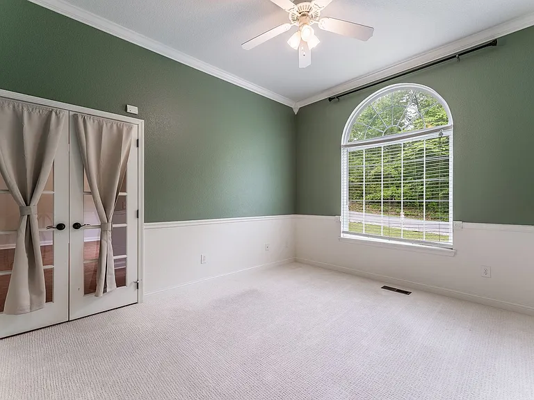 32 Latshaw Dr — Photo 13
