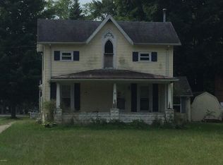 412 Maple St, Colon, MI 49040