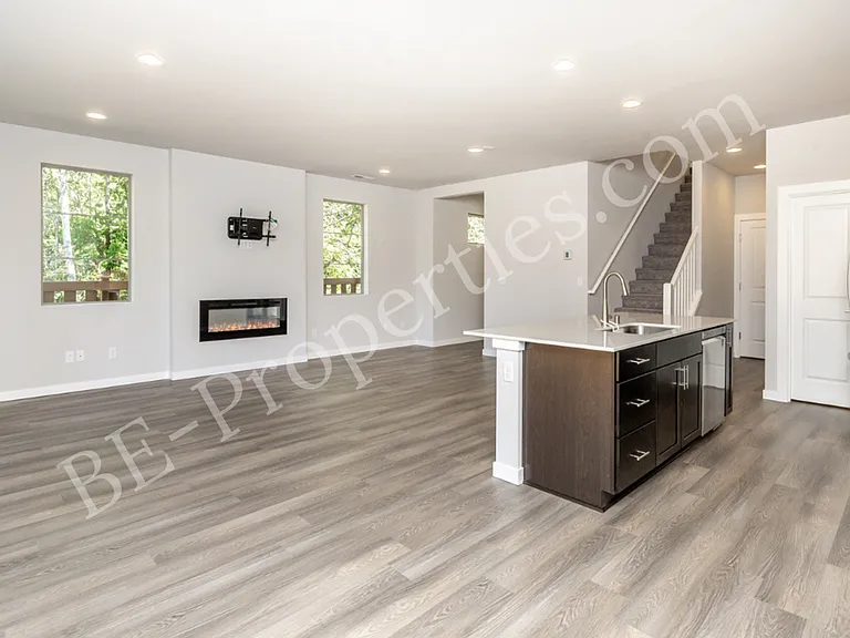 1840 N Shirley St — Photo 17