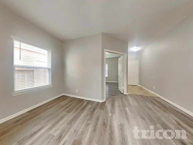 6103 Coleus St — Photo 2