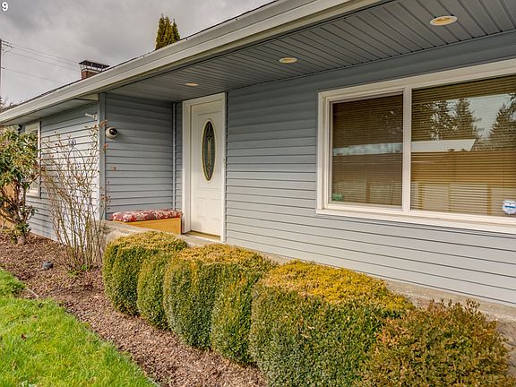 5th image of 4008 NE 44th St