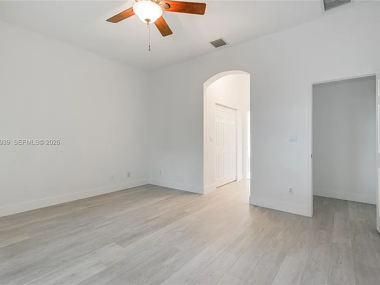 4413 W Whitewater Ave — Photo 9