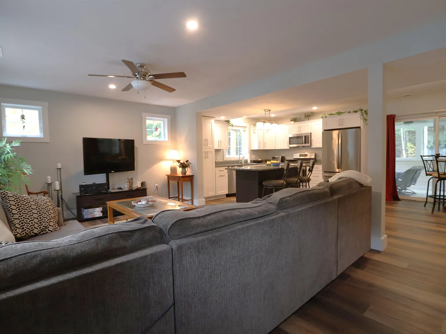 3 bed, 2.5 bath, 1489 sqft, $3,500 — Photo 4