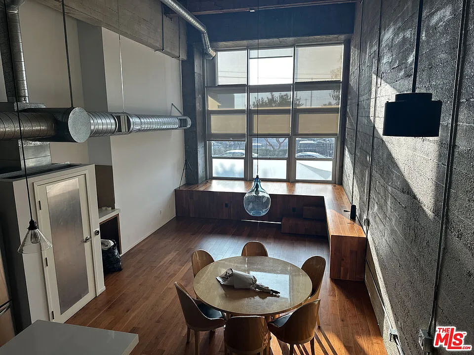 Studio, 2.0 bath, 1616 sqft, $4,350 — Photo 2