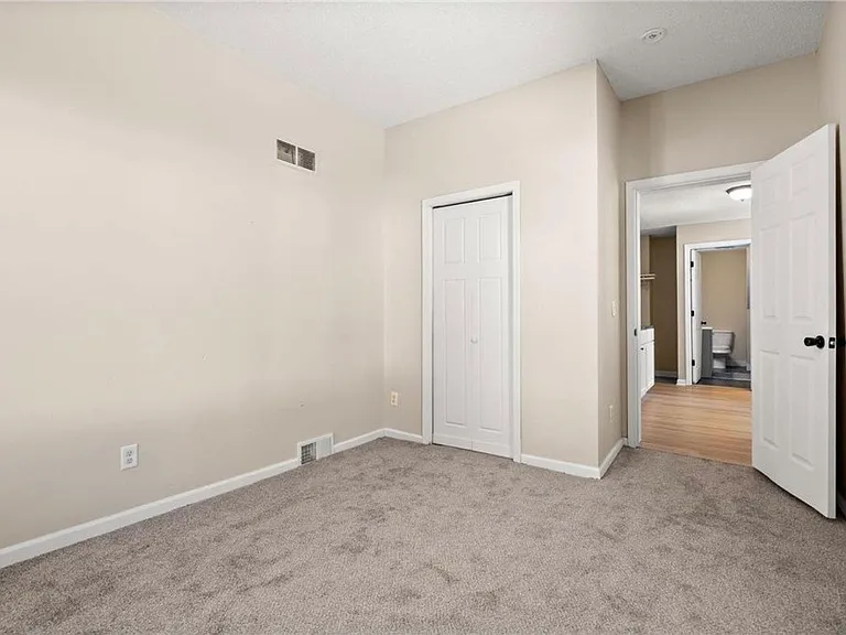 1083 Beech St #1 — Photo 7