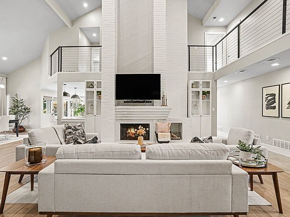 3rd image of 2902 Ambleside Ln