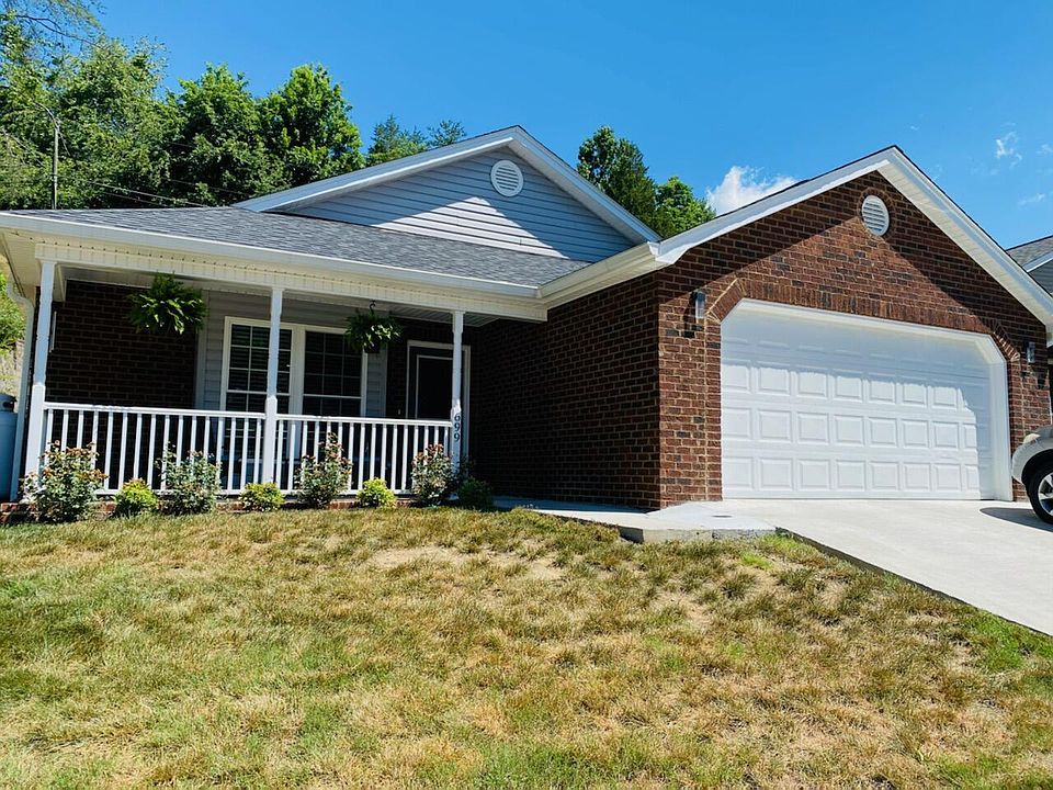 1st image of 699 Willowcrest Pl