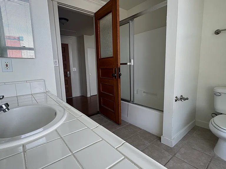 14 N Fair Oaks Ave #302 — Photo 8