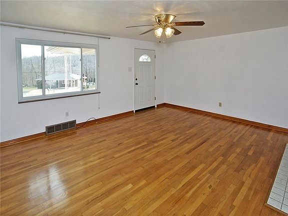 4th image of 13317 Dean Dr