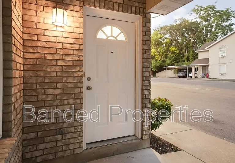 325 E Mill St S #3 — Photo 4