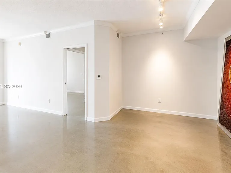 2000 N Bayshore Dr #1509 — Photo 5