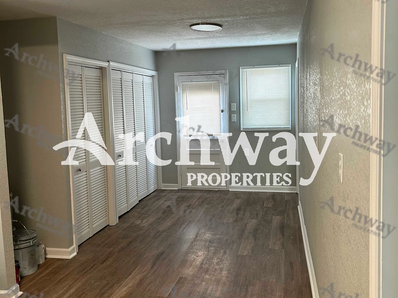 3 bed, 1.5 bath, 1092 sqft, $1,350 — Photo 2