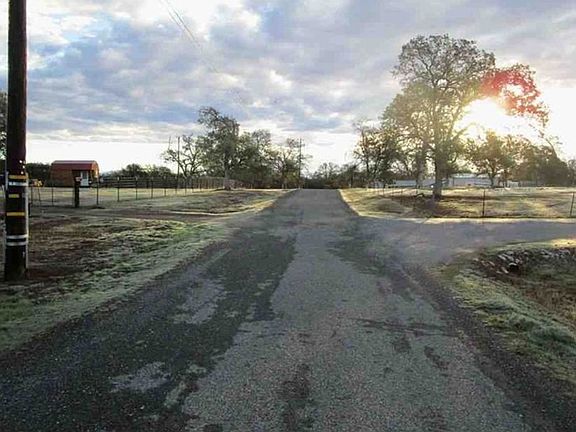 Exterior Neighborhood (street photo)