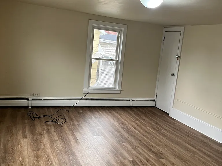 1130 Almond St #2 — Photo 2