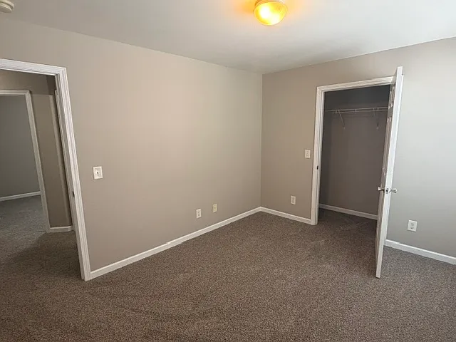 Windsor Hills Condominiums — Photo 8