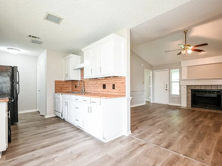 1311 Mallard Dr — Photo 7