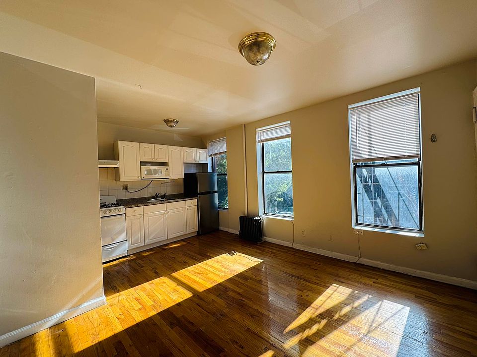 1st image of 100 1st Ave #2E