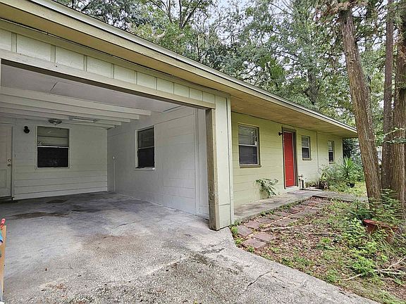 2nd image of 2908 Oakwood Dr