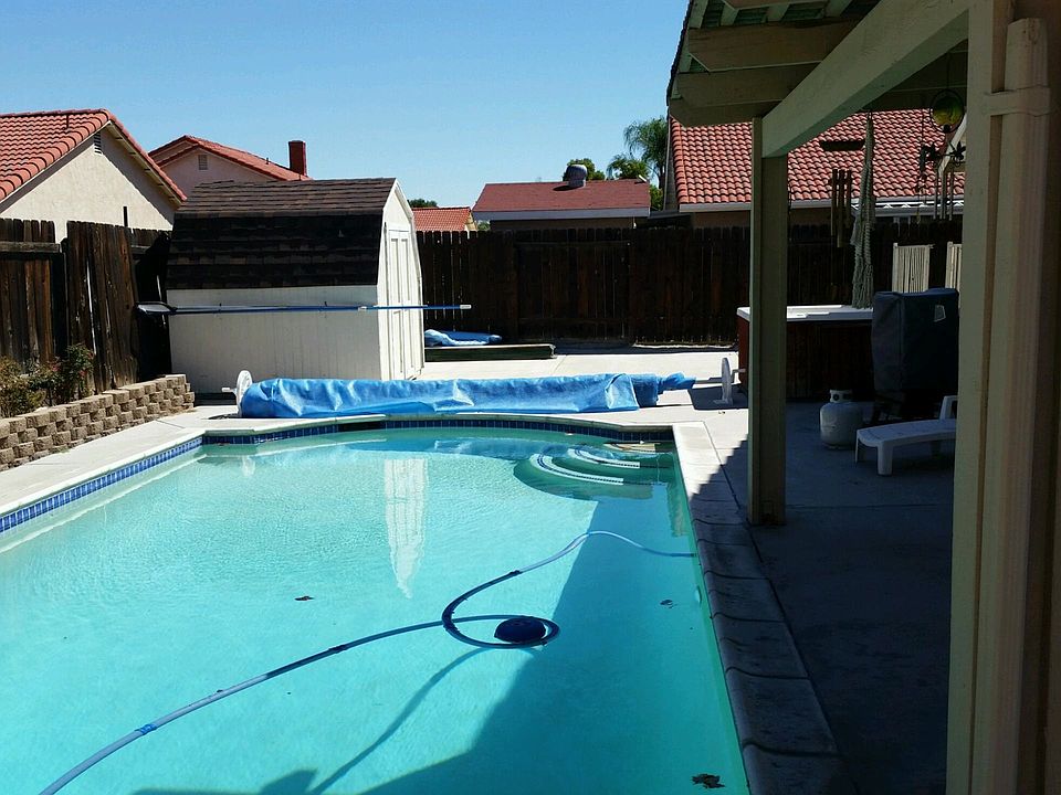 2nd image of 26436 Oxnard St