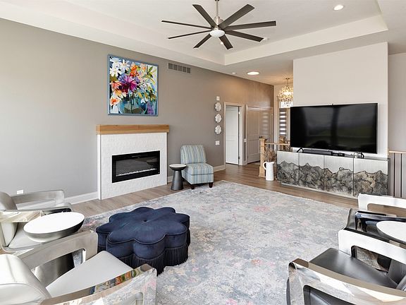 4th image of 6111 NE Briarwood Dr