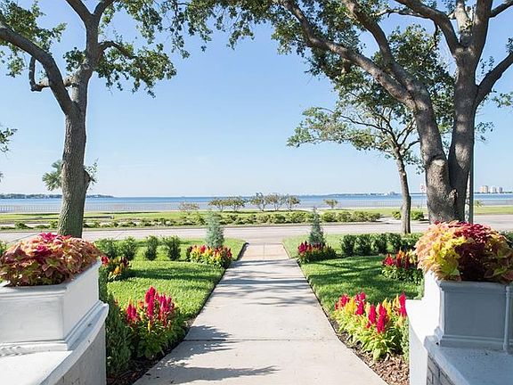3rd image of 1115 Bayshore Blvd