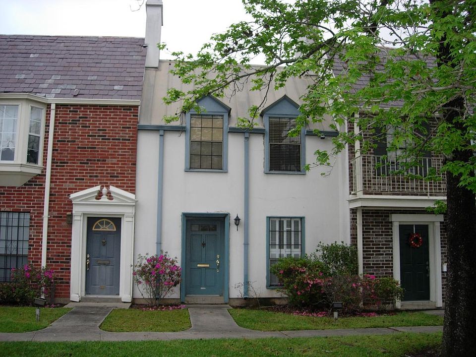 Front of townhouse