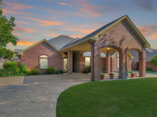 504 Northgate Dr, Waxahachie, TX 75165