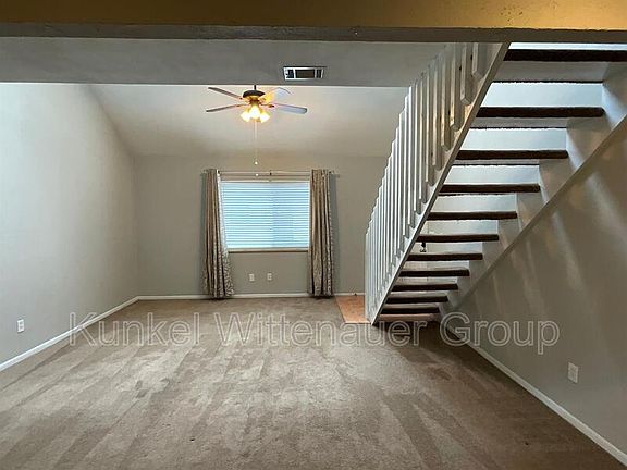 4th image of 401-2 Ponderosa Ave