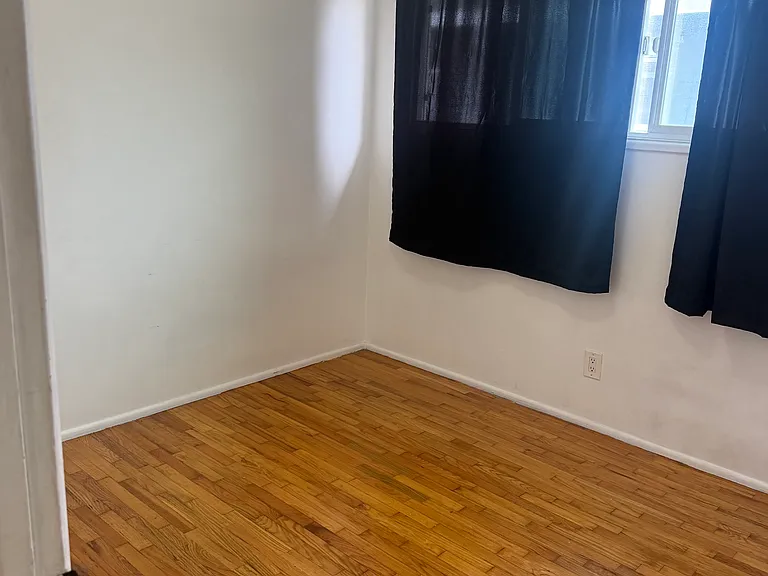 1082 N Loma Ave — Photo 14