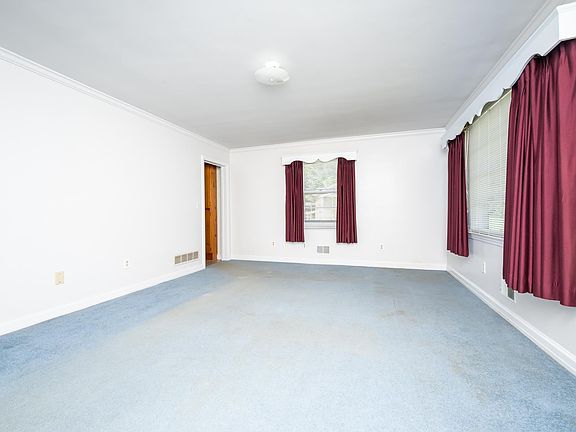 2nd image of 100 Hale Dr
