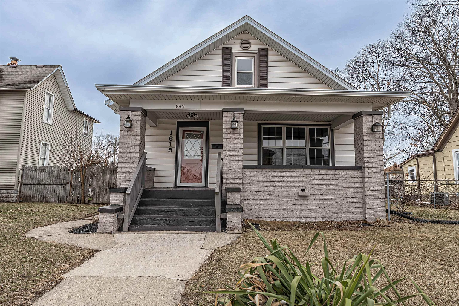 1615 15th Ave photo 1