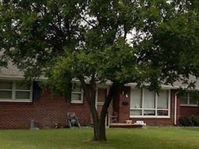 2017 Cleveland St, Great Bend, KS, 67530