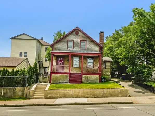 217 Brayton Ave, Fall River, MA 02721