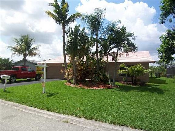 4th image of 11091 Glenwood Dr