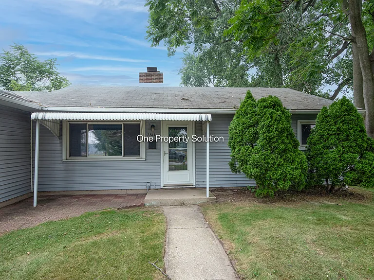 7611 Northcote Ave — Photo 3