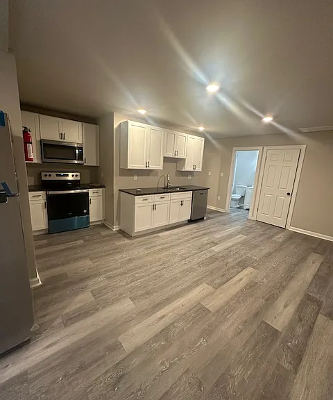 355 Walnut St #B — Photo 9