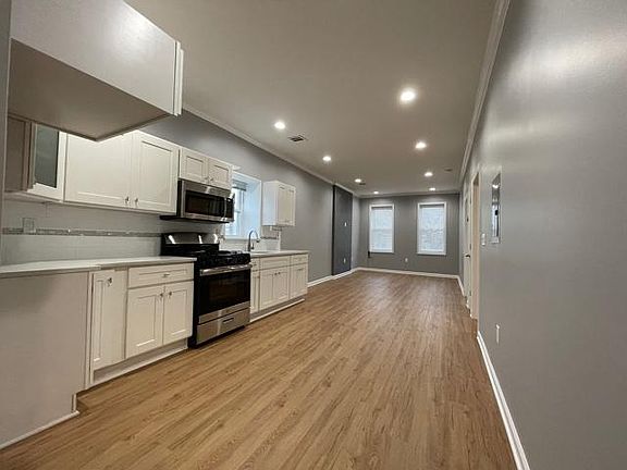 3rd image of 25 Belmont Ave Floor 2