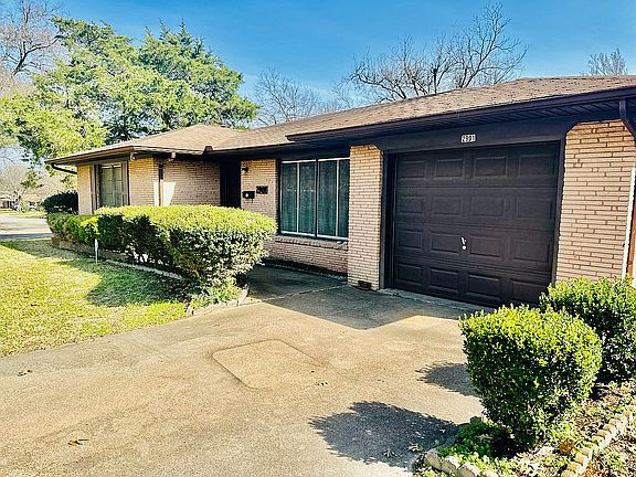 5th image of 2901 College Cir