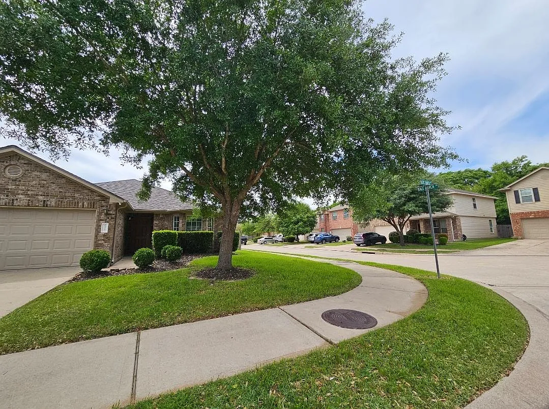 Building Photo - 25227 Hazel Ranch Dr