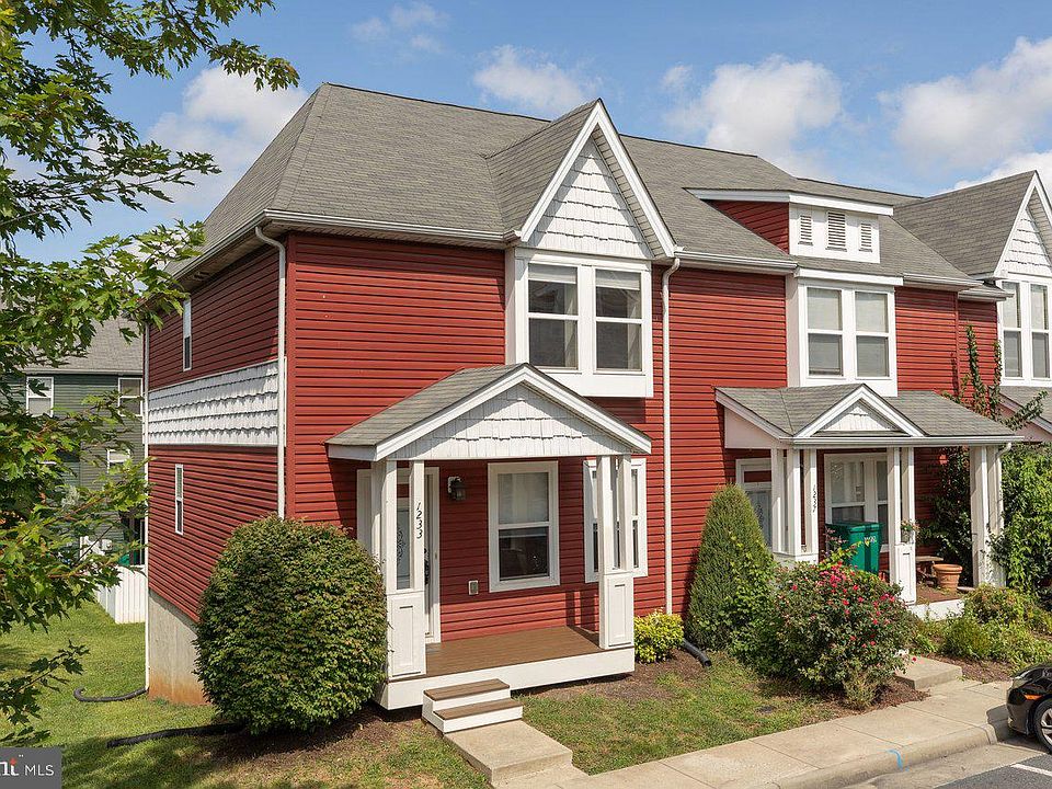 1st image of 1233 Frost Pl