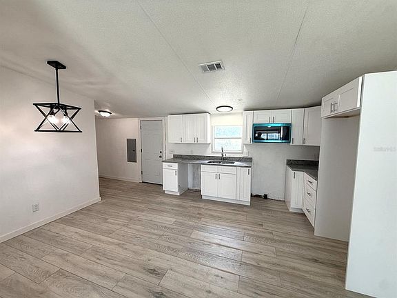 5th image of 9485 ROUSSEAU STREET