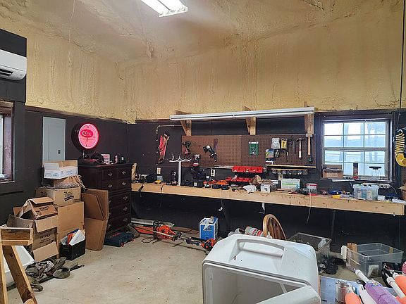 20x30 Climatized space
