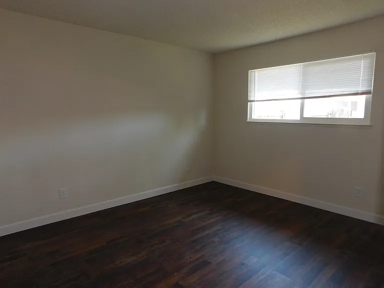 2 bedroom 1 Bath Duplex — Photo 12