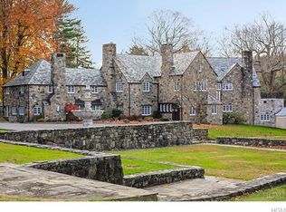 52 Oregon Rd, Bedford Corners, NY 10549