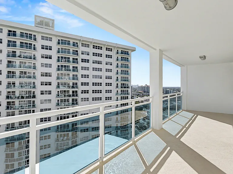 3430 Galt Ocean Dr #1 — Photo 30