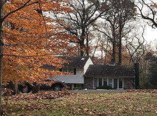 2165 Country Club Dr, Huntingdon Valley, PA 19006