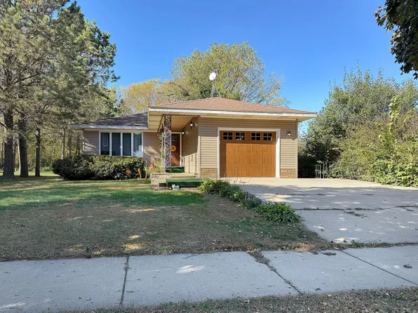 413 N Prairie St, Sherburn, MN 56171