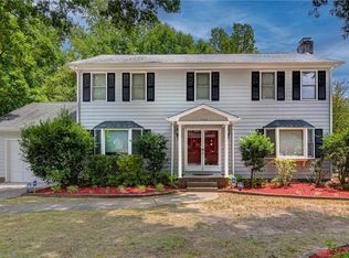 1100 New Hampshire Dr, Jamestown, NC 27282